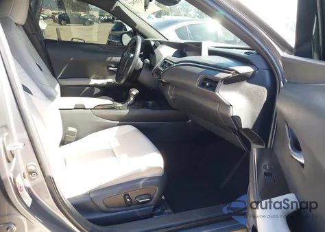 2019 Lexus Ux 200 z USA, uszkodzony, nr VIN JTHY3JBH3K2005895